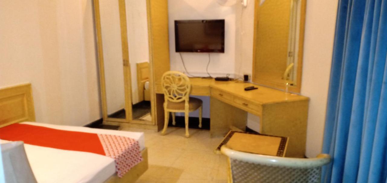 ホテル Fabexpress Kwality Regency Chandīgarh エクステリア 写真