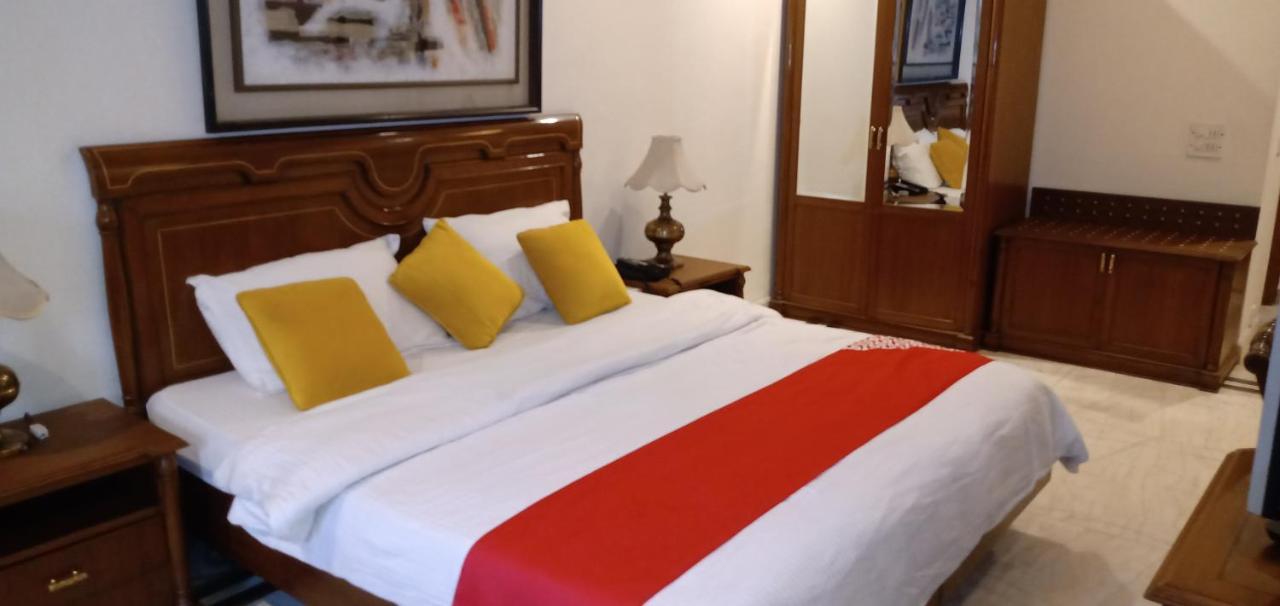 ホテル Fabexpress Kwality Regency Chandīgarh エクステリア 写真