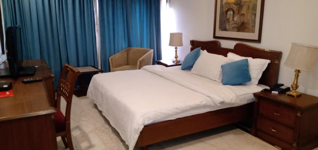 ホテル Fabexpress Kwality Regency Chandīgarh エクステリア 写真