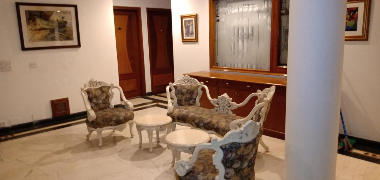 ホテル Fabexpress Kwality Regency Chandīgarh エクステリア 写真