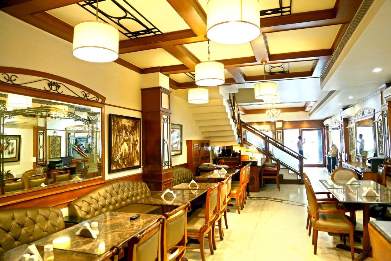 ホテル Fabexpress Kwality Regency Chandīgarh エクステリア 写真
