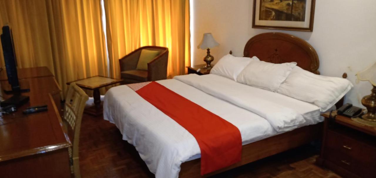 ホテル Fabexpress Kwality Regency Chandīgarh エクステリア 写真