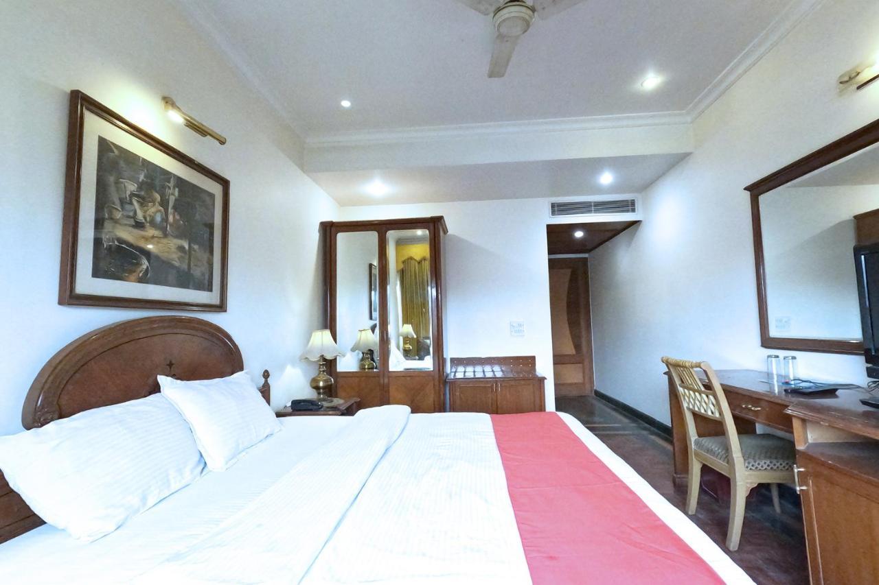 ホテル Fabexpress Kwality Regency Chandīgarh エクステリア 写真