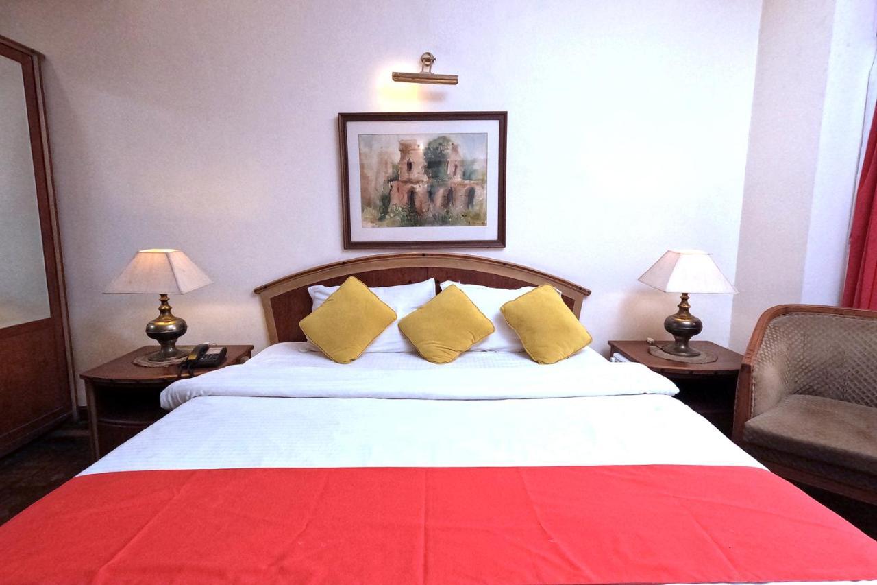 ホテル Fabexpress Kwality Regency Chandīgarh エクステリア 写真