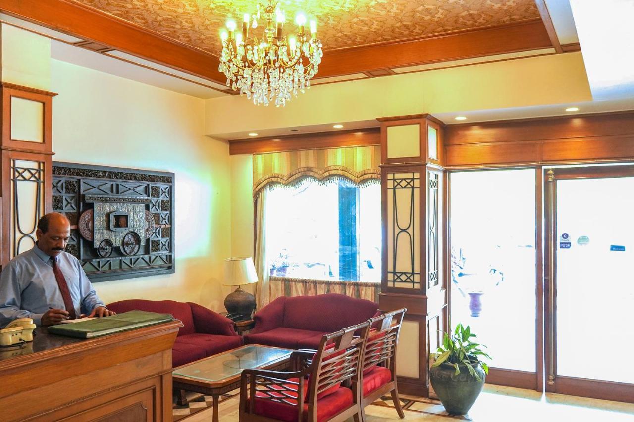 ホテル Fabexpress Kwality Regency Chandīgarh エクステリア 写真