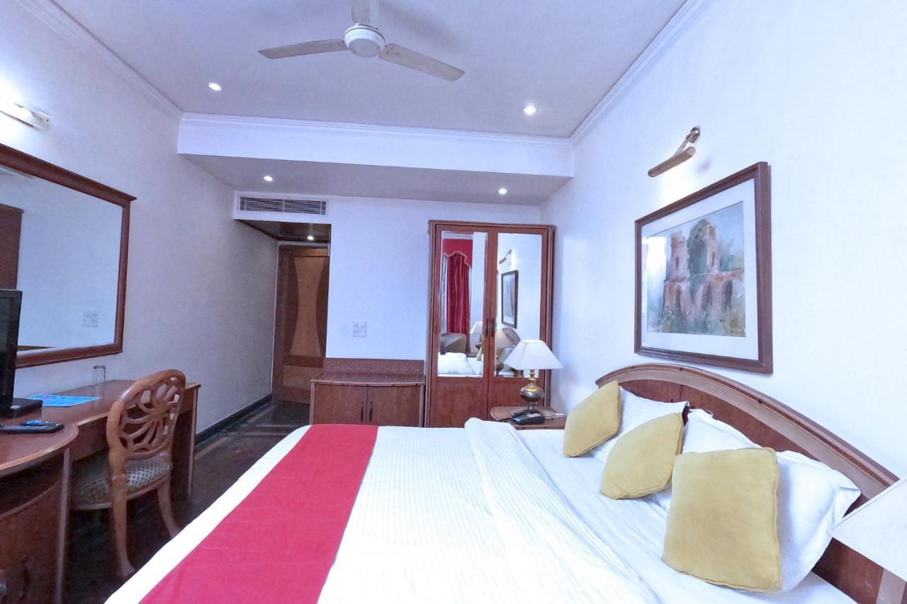 ホテル Fabexpress Kwality Regency Chandīgarh エクステリア 写真